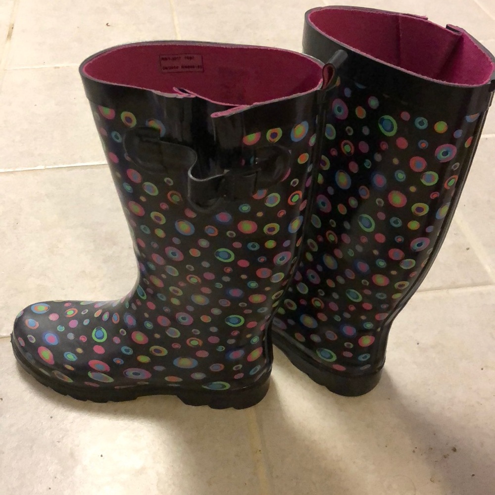 Rain boots size 8
